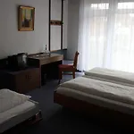 Leano Hotel 3*